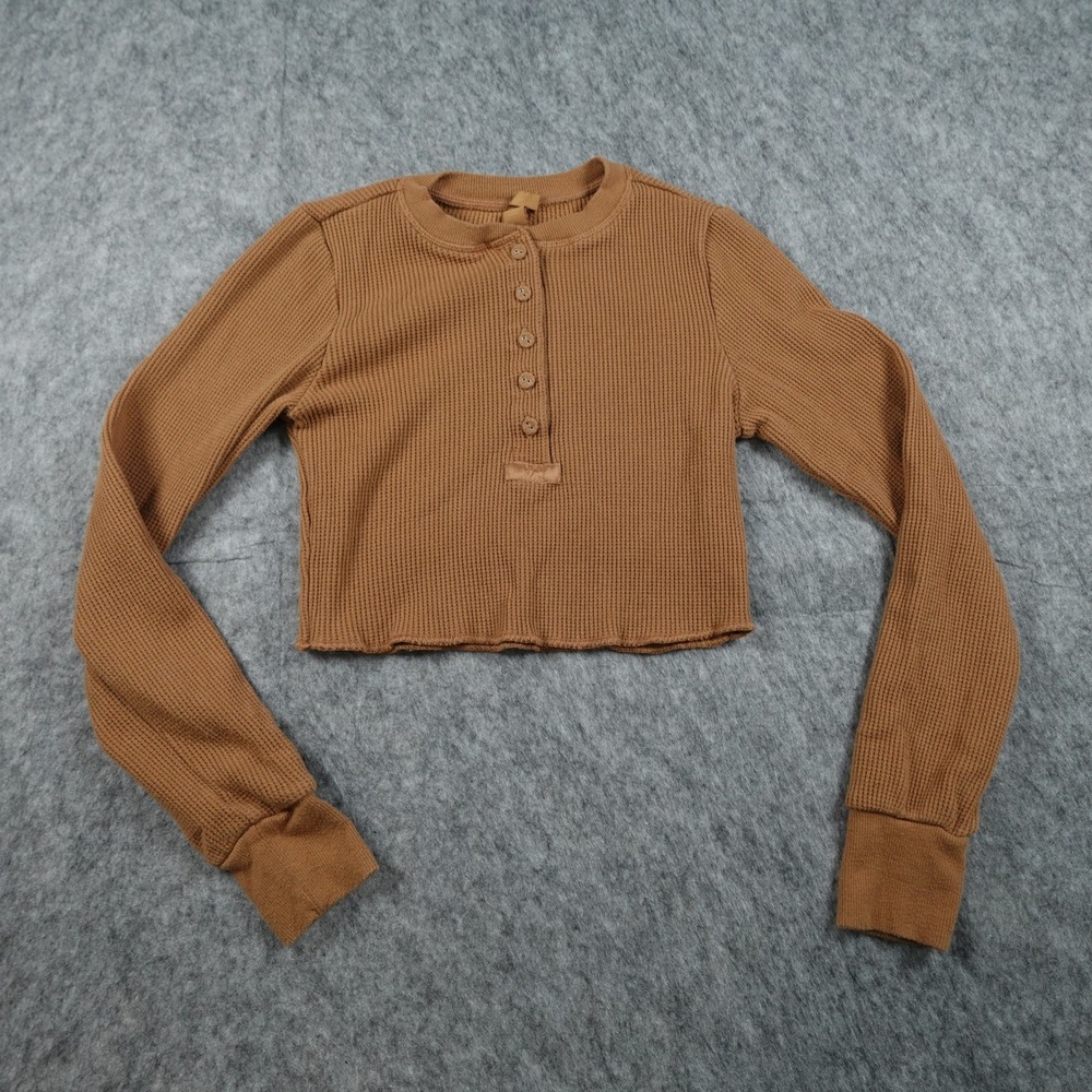 SKIMS Cropped Waffle Henley Top in Camel